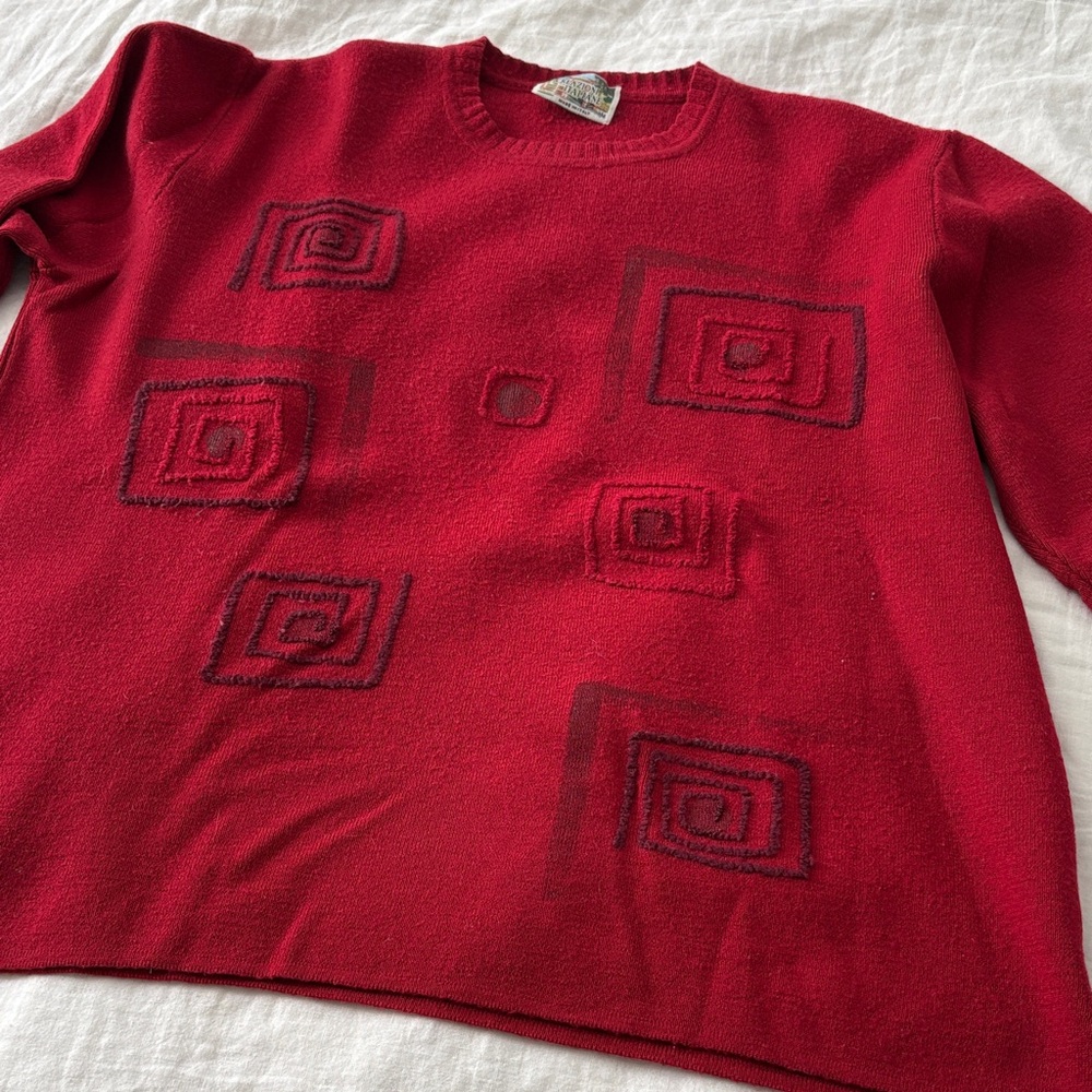 Red Geometric Pattern Crewneck Sweater - Picture 6 of 9